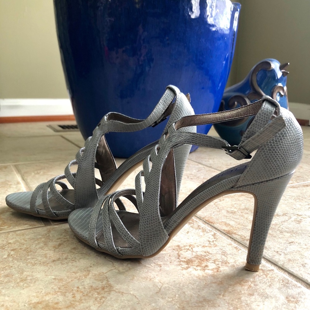 Moda Spana grey heels